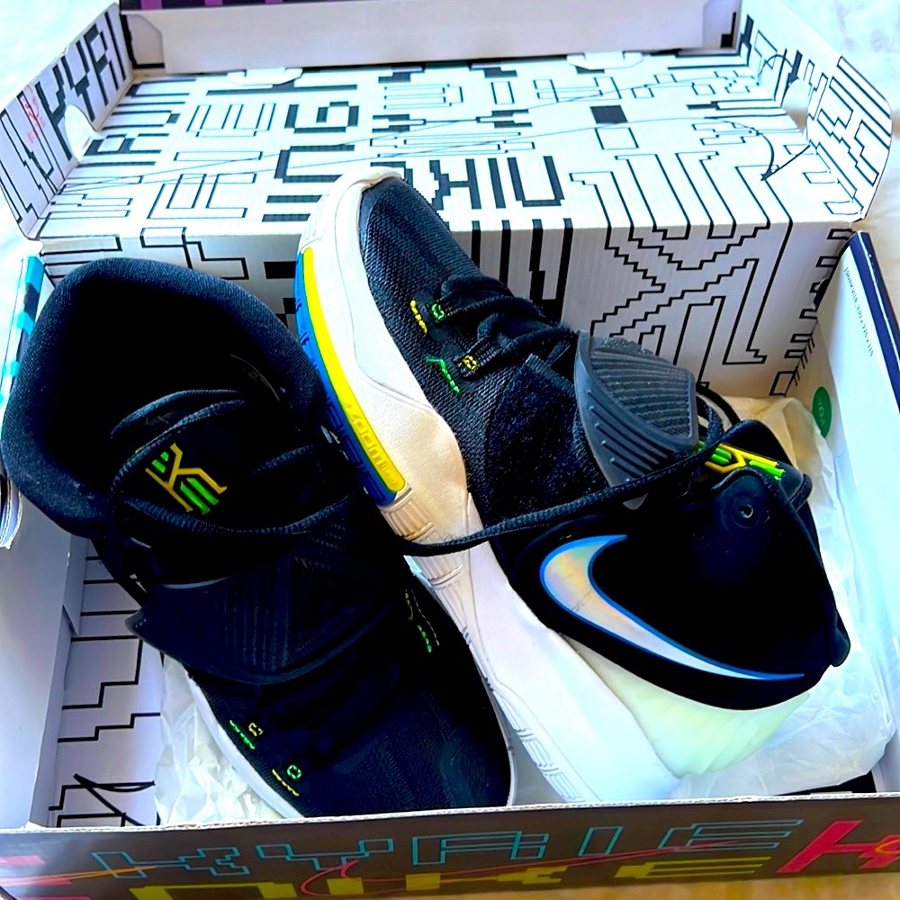 Nike KYRIE 6 shoes, Youth/Men’s Size 5.5 (Women 7). BRAND NEW IN BOX.